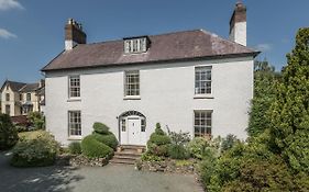 The Old Schoolhouse And Cottage