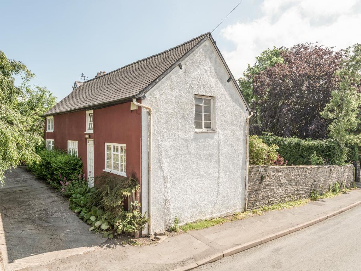 The Old Schoolhouse And Cottage Bishop's Castle Exterior photo